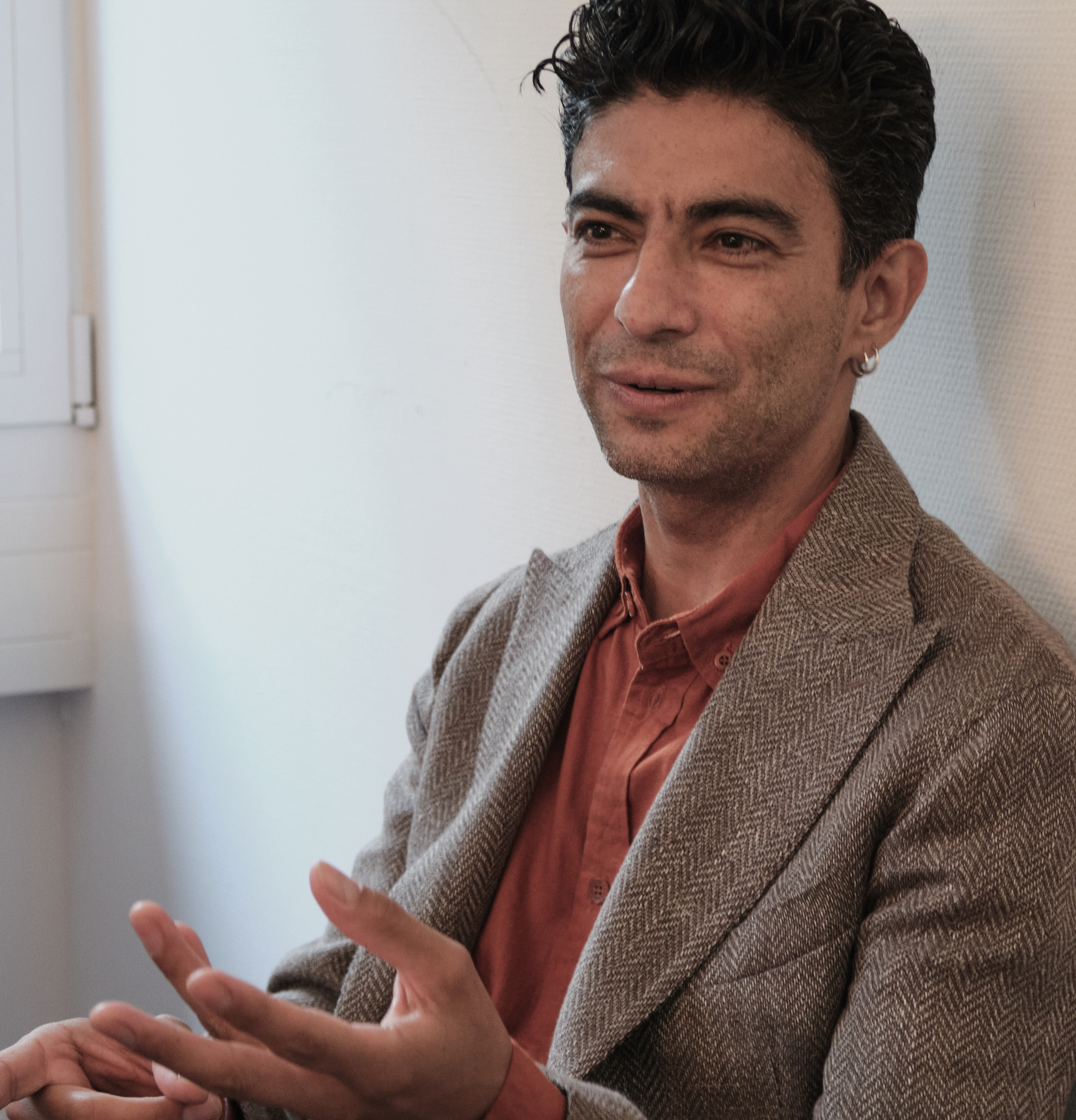 Hernán D. Caro