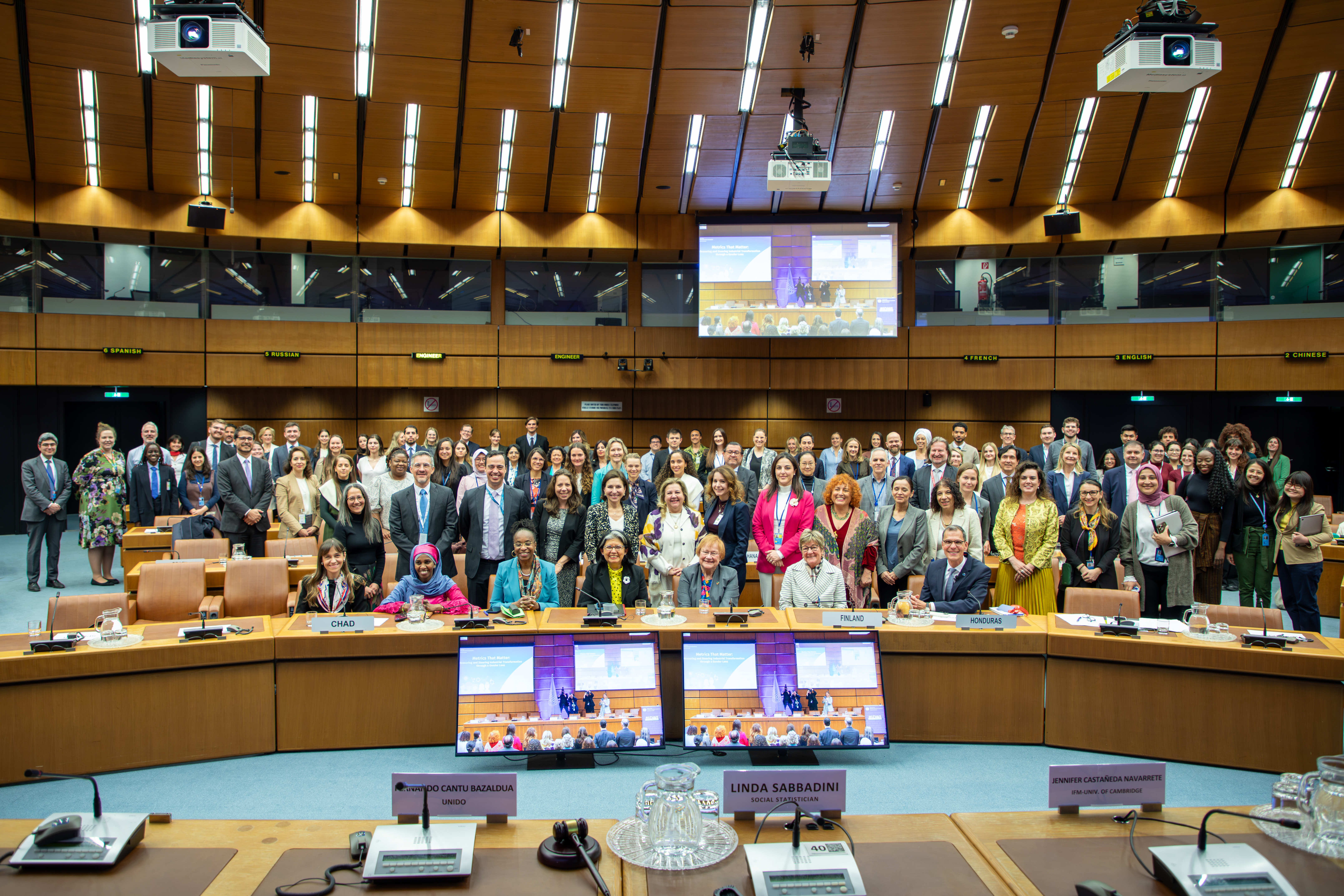 Colombia participa en la primera conmemoración del Día Internacional de las Mujeres en la Industria