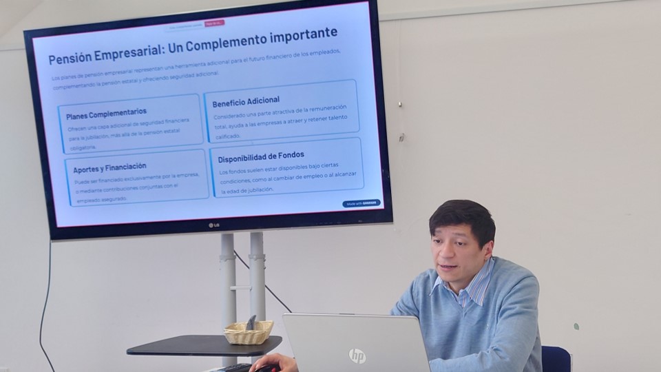 Embajada de Colombia en Austria realiza charla informativa sobre pensiones para residentes en Austria