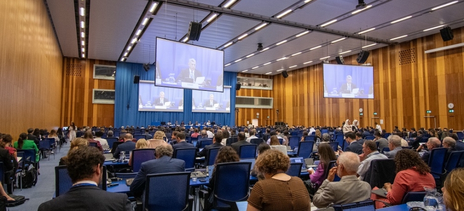 Colombia presentó mensajes clave sobre su política exterior con respecto  al espacio en la reunión de COPUOS 2024