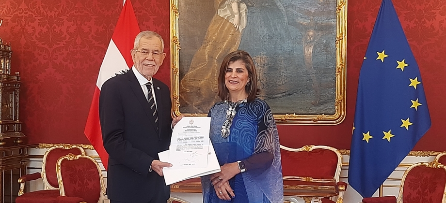 Embajadora Laura Gil presenta cartas credenciales ante el Presidente Federal de Austria