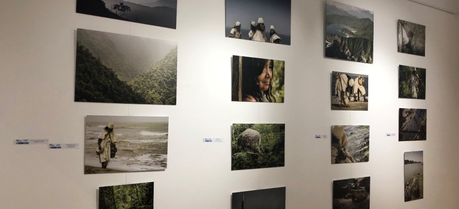 La Embajada de Colombia en Austria presenta la exposición “La Línea Negra” del fotógrafo Coque Gamboa